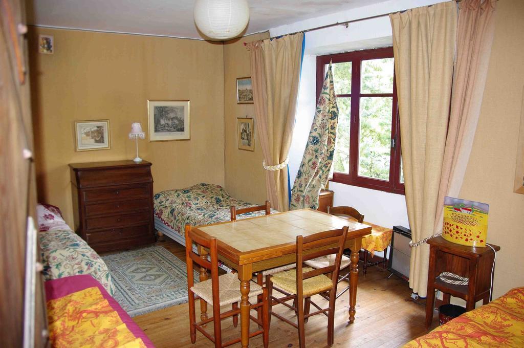 Chateau De Vermette Hotel La Chapelle-Gaudin Стая снимка